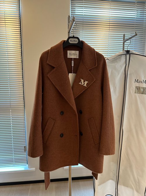 Max Mara Classic Short Wool & Vicuña Cashmere Coat