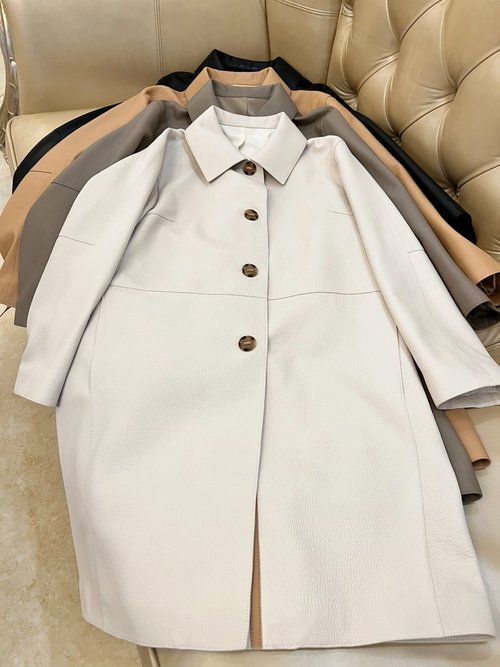 Hermes Customized Leather Jacket with Textured Design and Versatile Wear