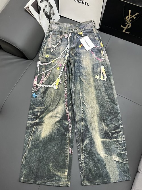 Dior 3D - Printed Candy - Colored Loose - Fit Jeans with Neutral Aesthetics