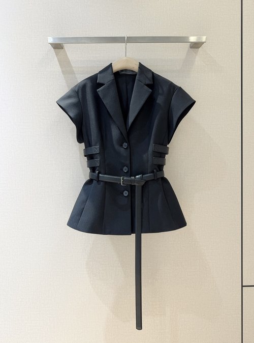 Dior Black Short-Sleeved Waistband Suit, Stylish