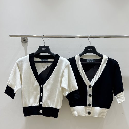 Prada Spring Black and White Color-blocked V-neck Short-sleeved Cardigan