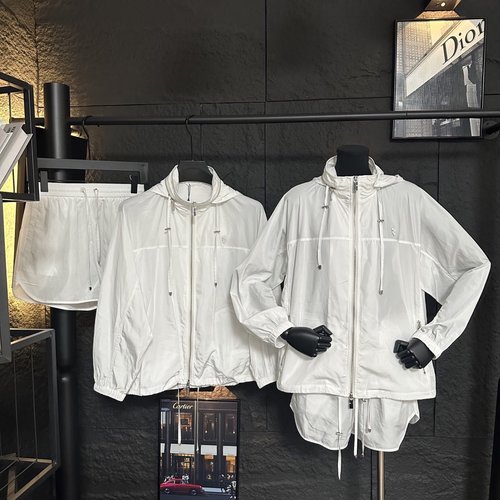 Burberry Practical Lightweight Sun Protection Jacket and Shorts Set