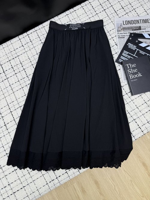 Maison Margiela High-Waisted Long Skirt with Water-Soluble Lace Hem