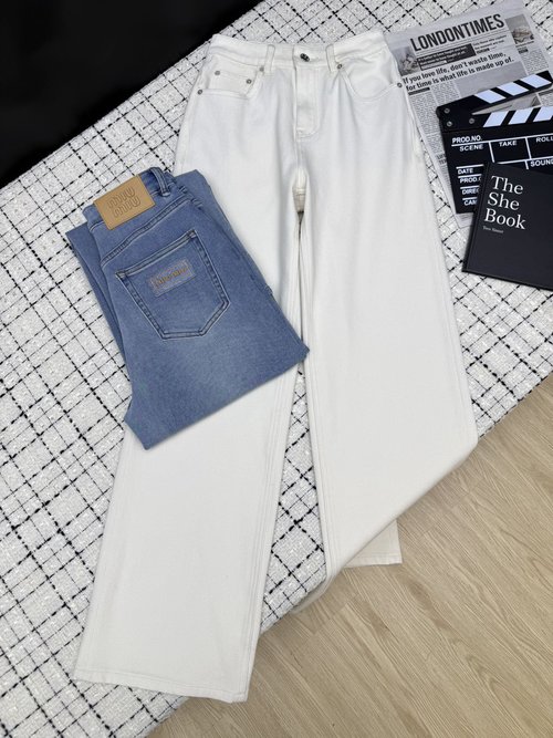 Miu Miu Versatile Lightweight Back-Logo Straight Jeans