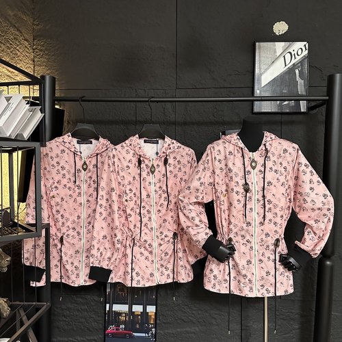 Louis Vuitton Pink Rose-Printed Thin Jacket, Lightweight and Comfortable