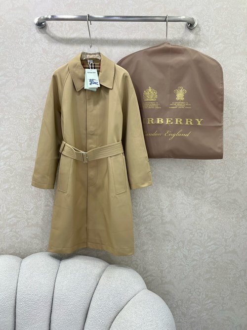 Burberry Lightweight Trench Coat with Vintage Lining and Matching Belt