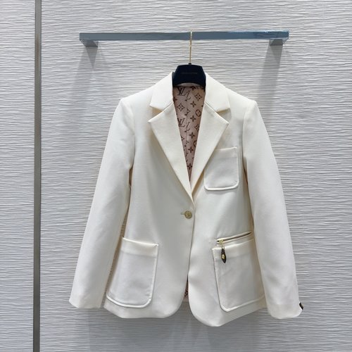 Louis Vuitton Elegant Set Suitable for Daily and Party Use