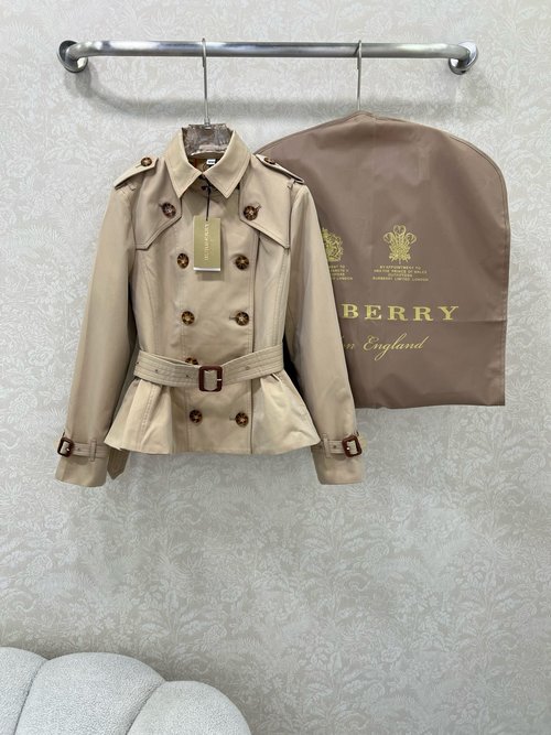 Burberry Double-breasted Short Trench Coat with Flutter Hem and New Season Lining