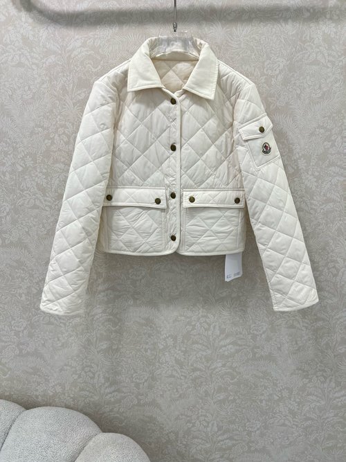 Moncler Diamond Quilted Short Cotton Jacket with Lapel and Double Pockets