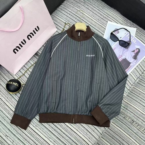 Miu Miu Early Autumn Recommended: Spliced Ribbed Stand-Up Collar Jacket with Embroidered Letters