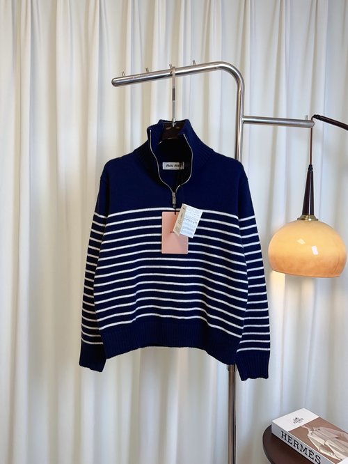 Miu Miu Logo Wool Half-chain Top, High-quality and Classic