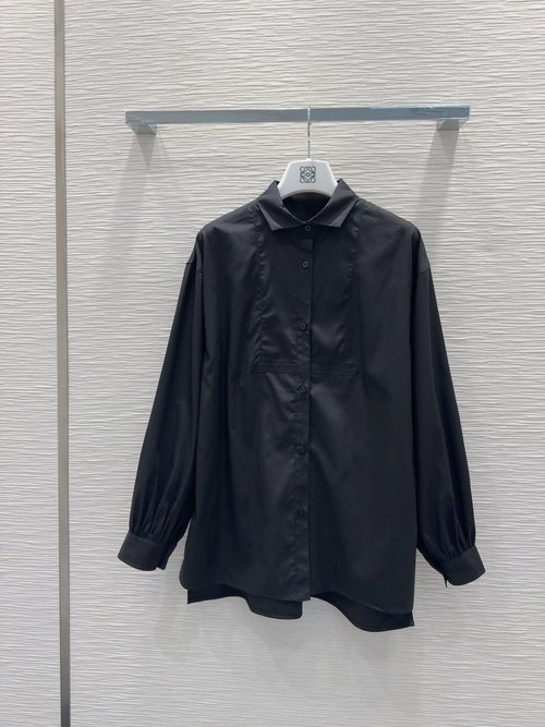 Loewe Elegant Shirt with Fine Fabric and Distinctive Colors