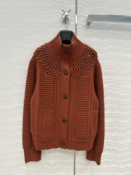 Polo Ralph Lauren Exclusive Launch: High-End Cashmere Cardigan with Vintage Wooden Buttons
