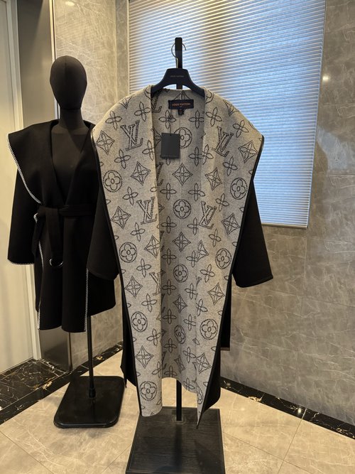 Louis Vuitton Stylish Double-sided Wrap Cashmere Wool Overcoat with Monogram