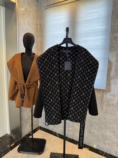 Louis Vuitton Luxury Double-Sided Wraparound Cashmere Wool Coat