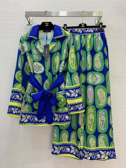 Dolce & Gabbana Ethnic Retro Print Belted Casual Set