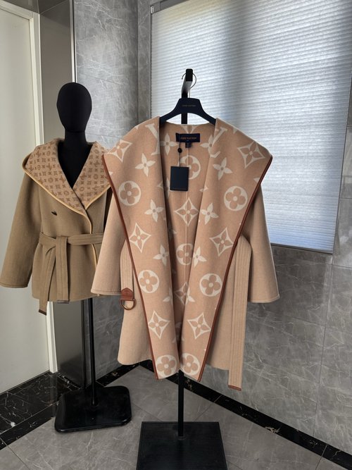 Louis Vuitton Timeless Elegant Silk-Wool Blend Wrap Coat