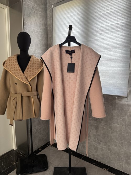 Louis Vuitton Luxury Double-sided Wrap Coat of Silk-wool Blend