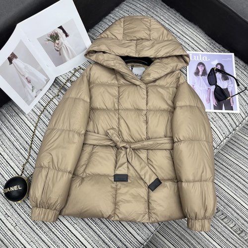 Max Mara New Arrival: Hooded Bathrobe Style Down Jacket with Sleeve Patch