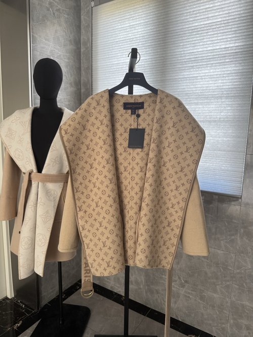 Louis Vuitton Double-sided Wrap Silk-Wool Blend Elegant Coat