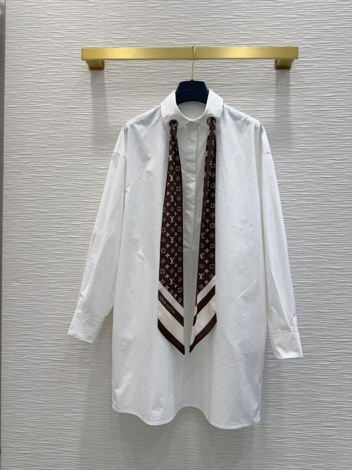 Louis Vuitton Classic and Stylish Shirt with Exquisite Details for All Occasions for Middle - Aged