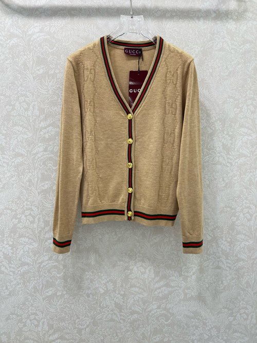 Gucci Single-breasted Short Knitted Wool Cardigan with Logo Design