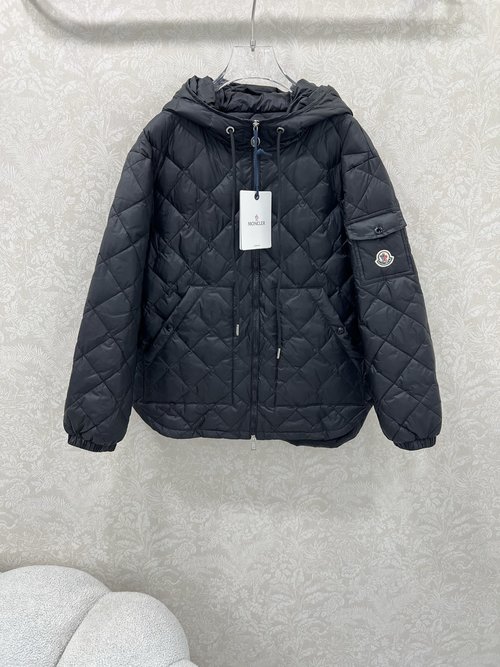 Moncler Lightweight and Warm 90% White Goose Down Quilted Hooded Jacket