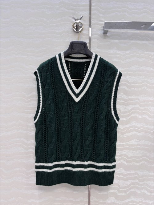 Polo Ralph Lauren Exclusive High-End Knitted Vest with a Classic American Style