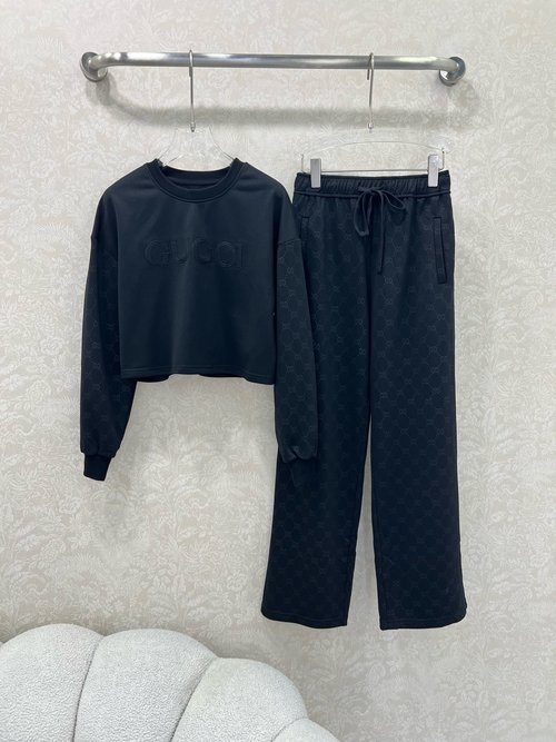Gucci Leisure Sports Set with Double-G Monogram and Classic Embroidery