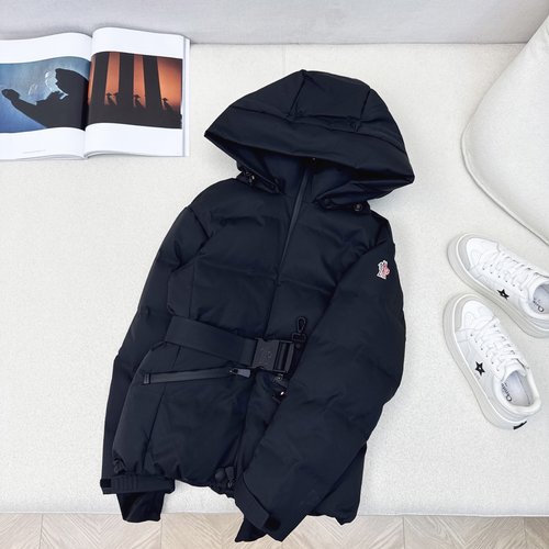 Moncler Capsule Series Waist-Contracted Hooded Down Jacket, Practical for Outdoor Use