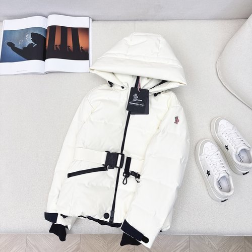 Moncler Capsule Series Waist-Contracted Hooded Down Jacket, Practical for Outdoor Use