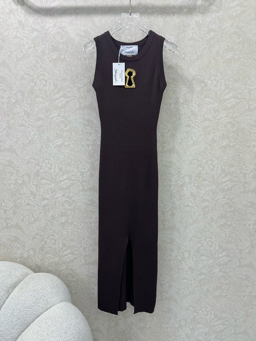 Chanel Elegant Sleeveless Knit Dress with Key Gold Buckle Decoration