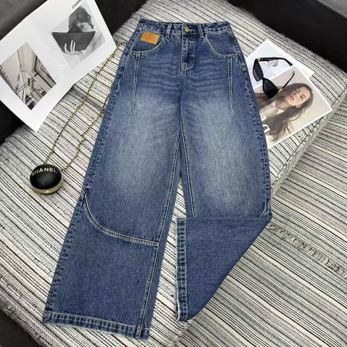 Maison Margiela Highly Recommended Early Autumn Wide-Leg Jeans with Letter Embossing