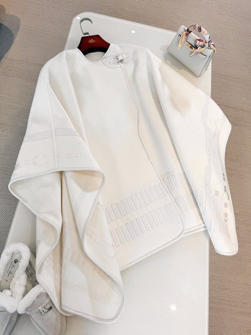 Hermes Lightweight Double-Faced Cashmere Embroidered Cloak with Etriviere Buckle