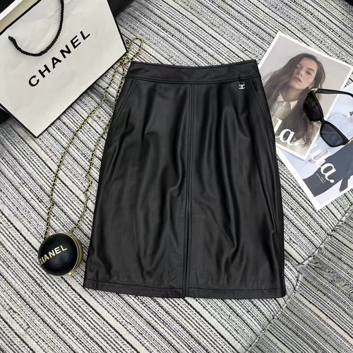Chanel Early Autumn Recommended: Lambskin Slit Skirt with Double C Logo Pendant