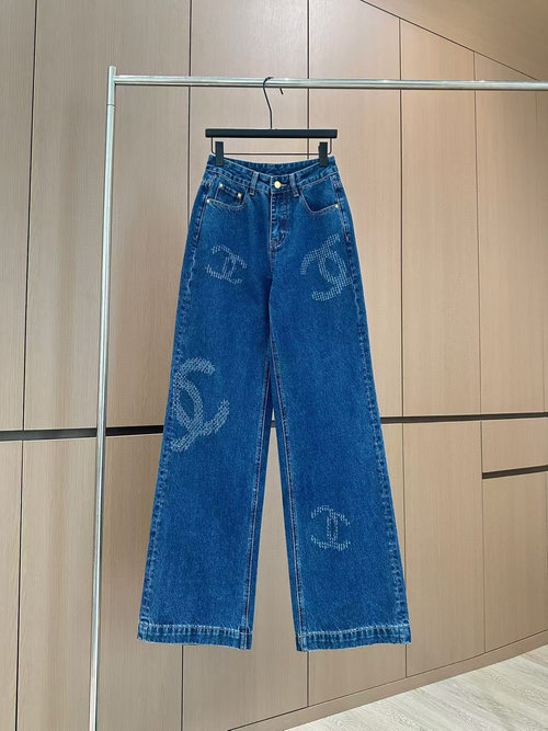 Chanel Elegant Burned - Flower Jeans for Everyday Wear