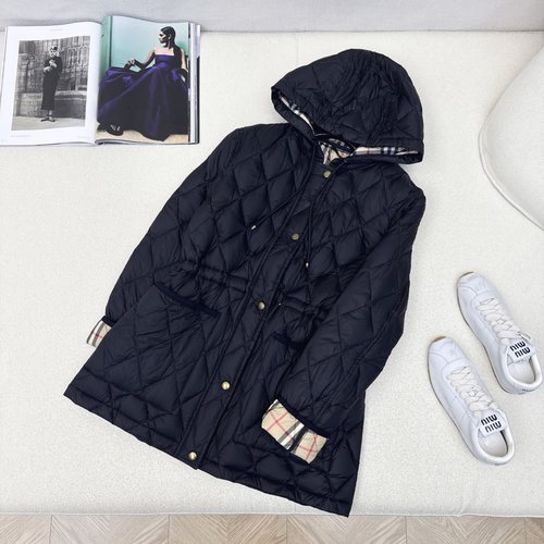 Burberry Essential Series Quilted Hooded Down Jacket with Practical Pockets