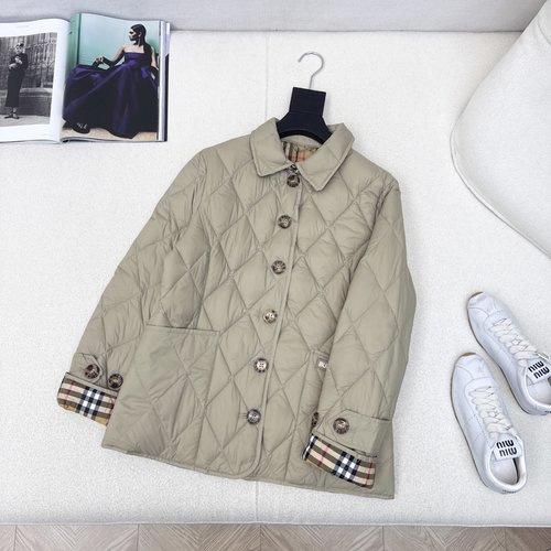 Burberry Essential Collection Diamond Quilted Button Collar Down Jacket