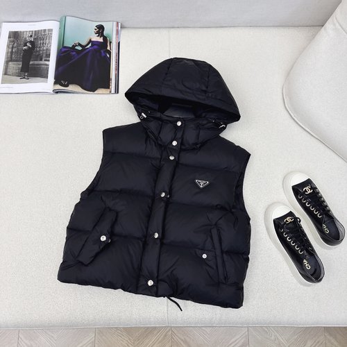 Prada Detachable Two-way Down Jacket, Loose Fit, Stylish and Warm