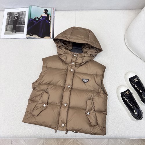 Prada Detachable Two-way Down Jacket, Loose Fit, Stylish and Warm