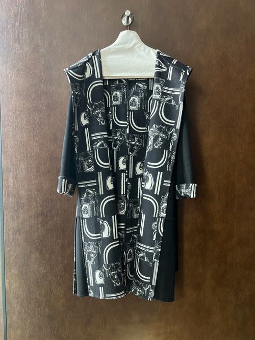 Hermes Luxurious Double-Faced Wool Hooded Coat with Exquisite Logo Detail