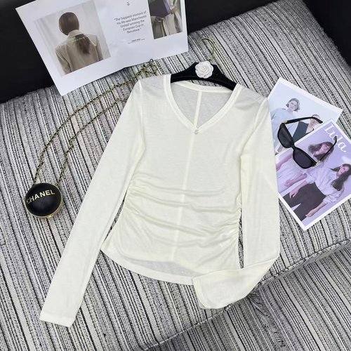 Chanel Elegant V-neck Long-sleeved T-shirt in Three Colors