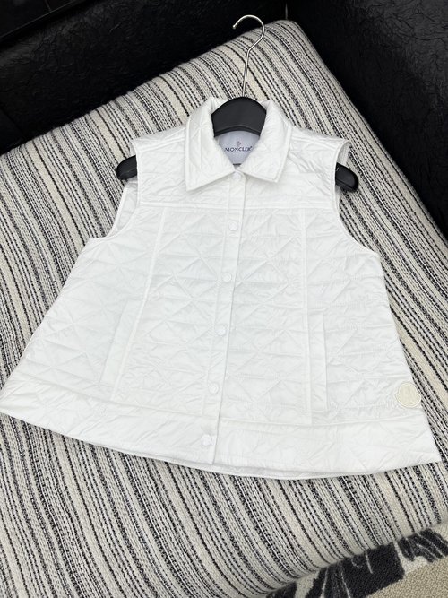 Moncler Original Quality Down Vest with Custom Matte Fabric and Distinctive Logo