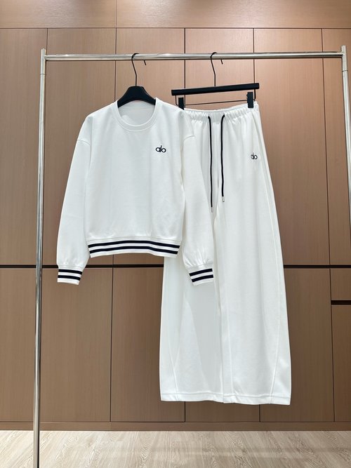 Loewe Spot Multi-colored Embroidery Casual Suit with High-quality Fabric