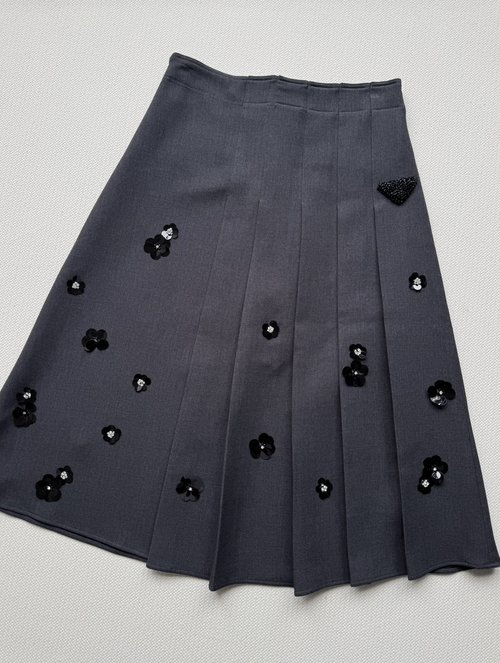 Prada Elegant Beaded Pleated Long Skirt for a Fashionable Upgrade