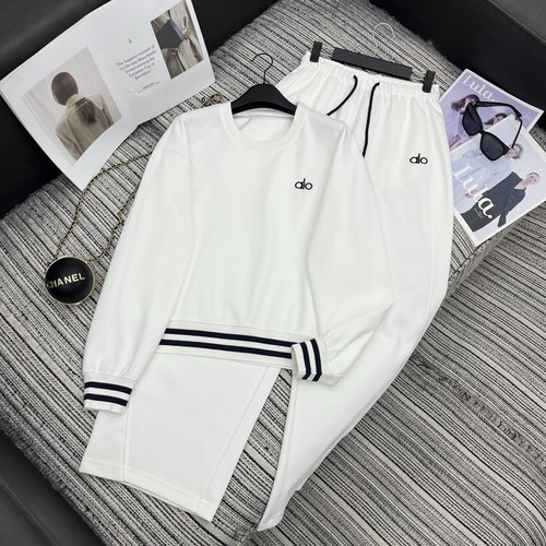 Loewe Round-neck Sweatshirt and Elastic-waist Straight-leg Pants Set