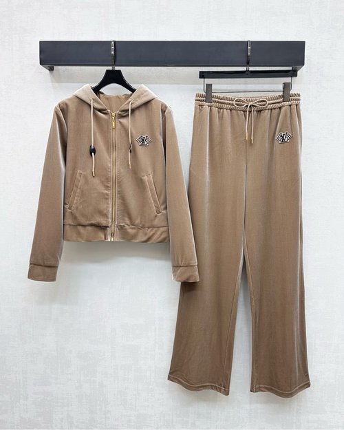 Louis Vuitton Custom Velvet Hooded Jacket and Drawstring Pants Set with Logo for a Distinctive Look