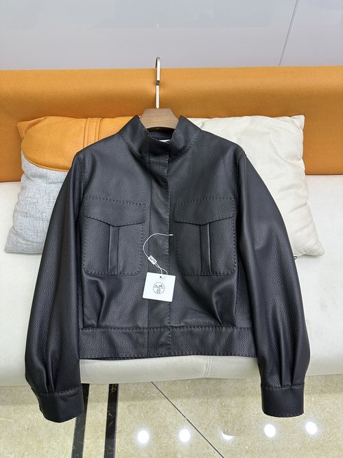 Hermes Imported 100% Leather Product with Arch Needle Stitching and Oil Edge Handiwork