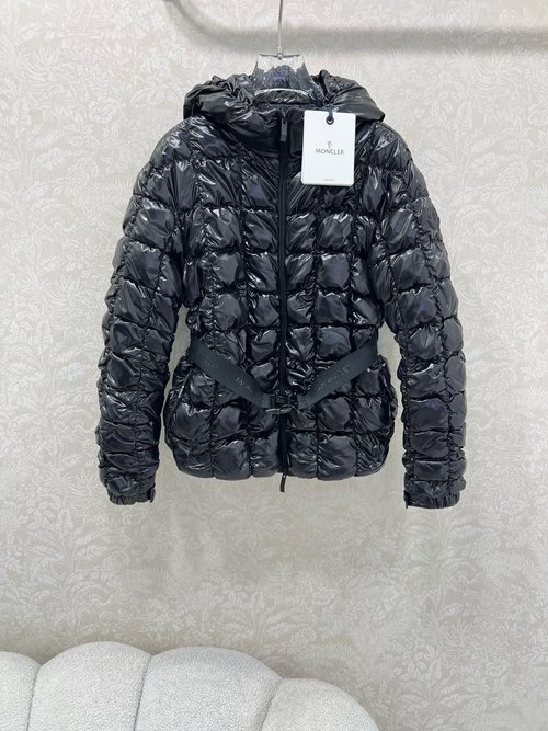 Moncler Stylish Down Jacket with Detachable Belt and Multiple Wearing Styles