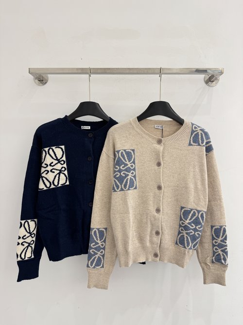 Loewe Soft Knitted Pullover with Retro Jacquard and Elegant Buttons